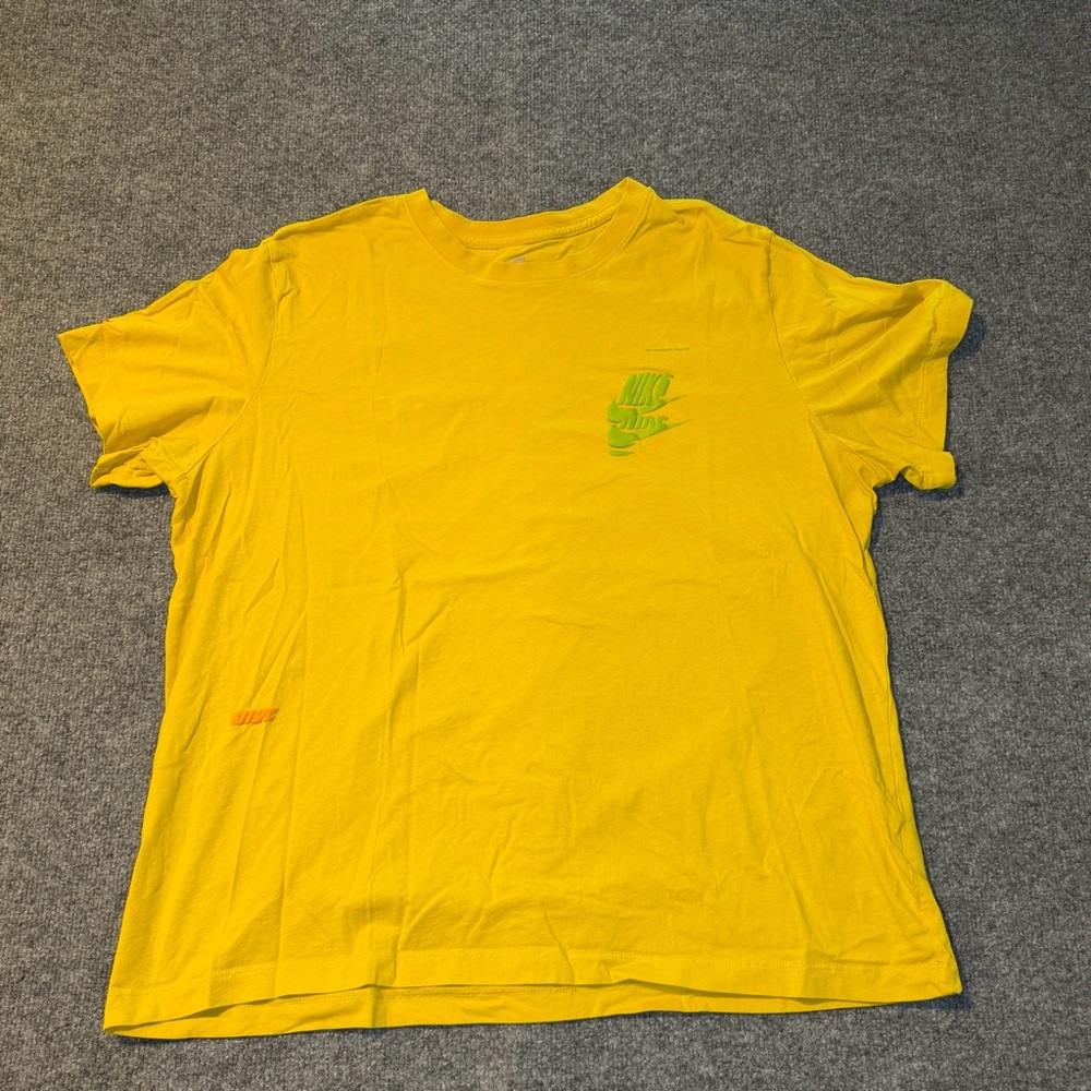 Nike Sportswear Yellow Graphic T-Shirt Men’s M